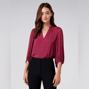 BNWT EVERNEW V-NOTCH SATIN BLOUSE